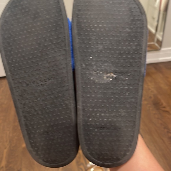 Size 38 givenchy slides super comfortable !! - Picture 2 of 3